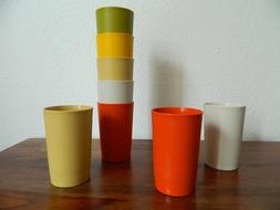8 gobelets Tupperware en plastiques camping des ann&eacute;es 70