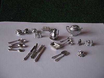 lot de vaisselle miniature couleur argent cart