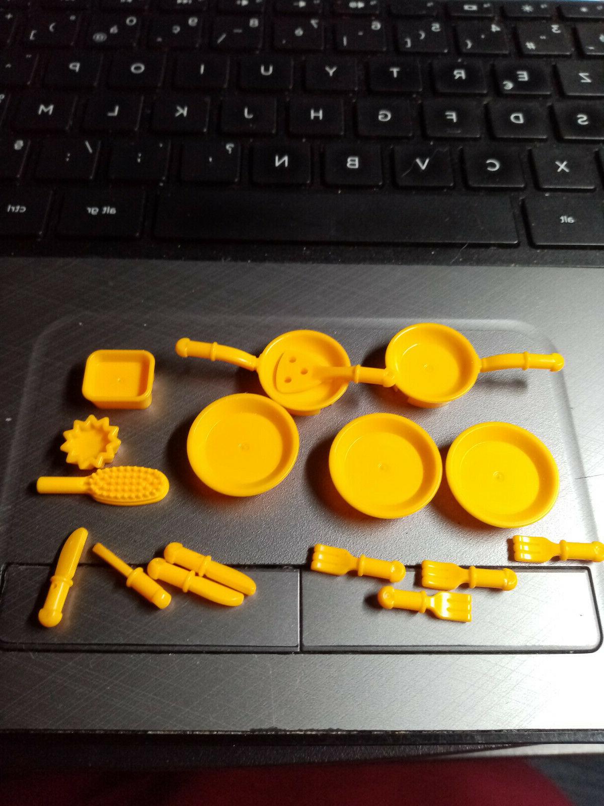 lot vaisselle jaune 17 pieces simpson city