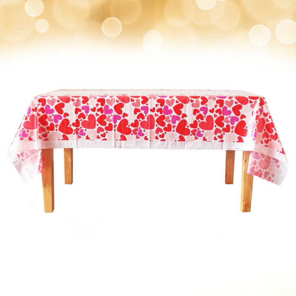 vaisselle de fete en plastique de nappe