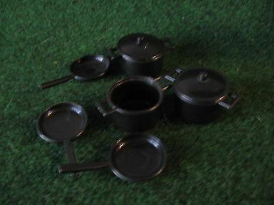 vaisselle miniature noire lot n 17v