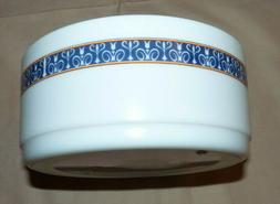 plat haut arcopal d&eacute;cor blanc bleu et jaune vintage 17x7,5c