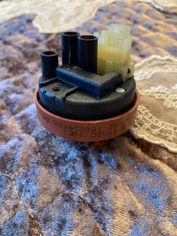 Pressostat Lave-vaisselle C00274118 ARISTON HOTPOINT, INDESI