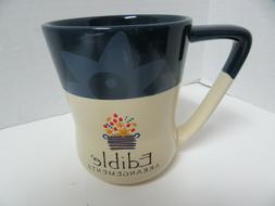 Edible Arrangements Tasse Bleu Marine Floral Panier Poign&eacute;e